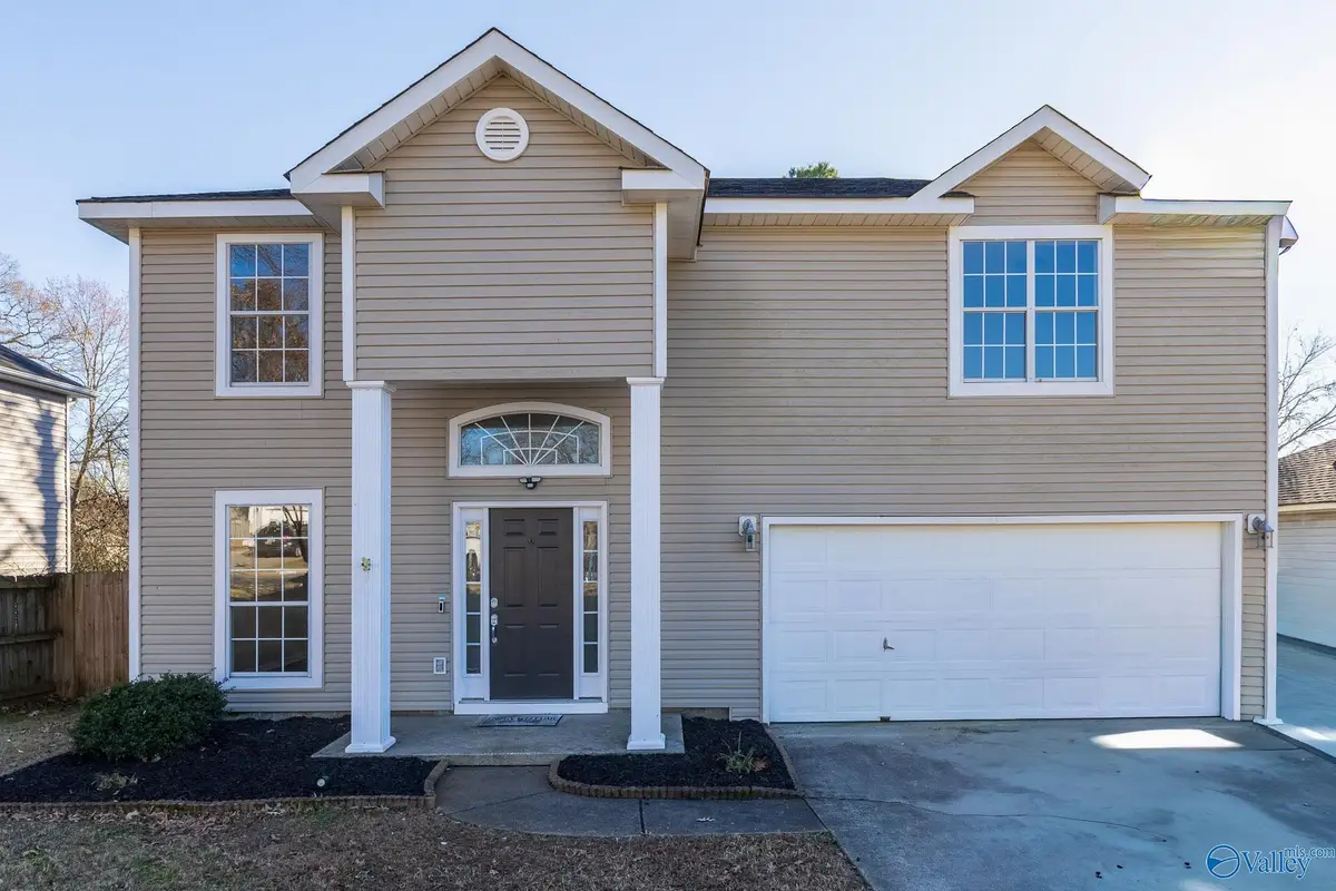 2543 Bonnie Oaks Drive Sw, Huntsville, AL 35803 - Image #1