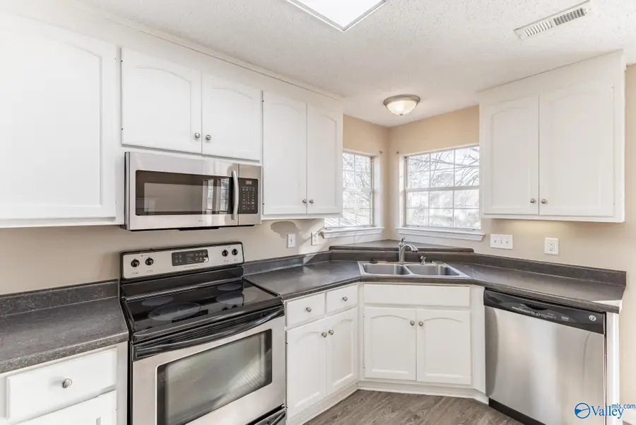 2543 Bonnie Oaks Drive Sw, Huntsville, AL 35803 - Image #2