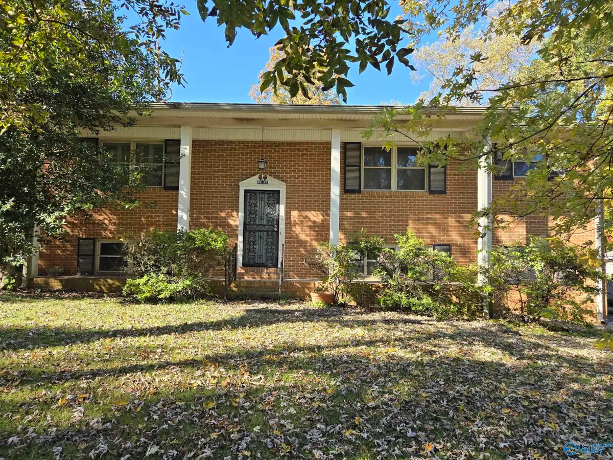 6113 Rickwood Drive Nw, Huntsville, AL 35810 - Image #1