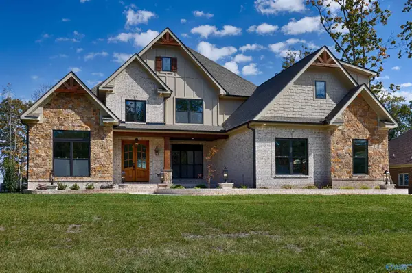 49 Ridge Bluff Circle, Huntsville, AL 35803