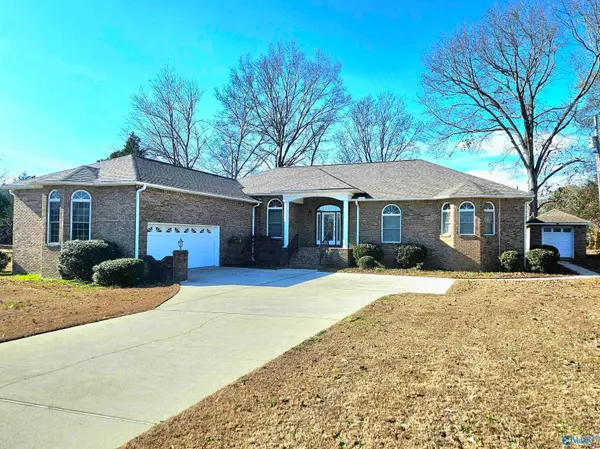 74 Lamon Drive, Decatur, AL 35603