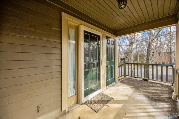 2080 Woodlawn Drive Sw #2080, Huntsville, AL 35802