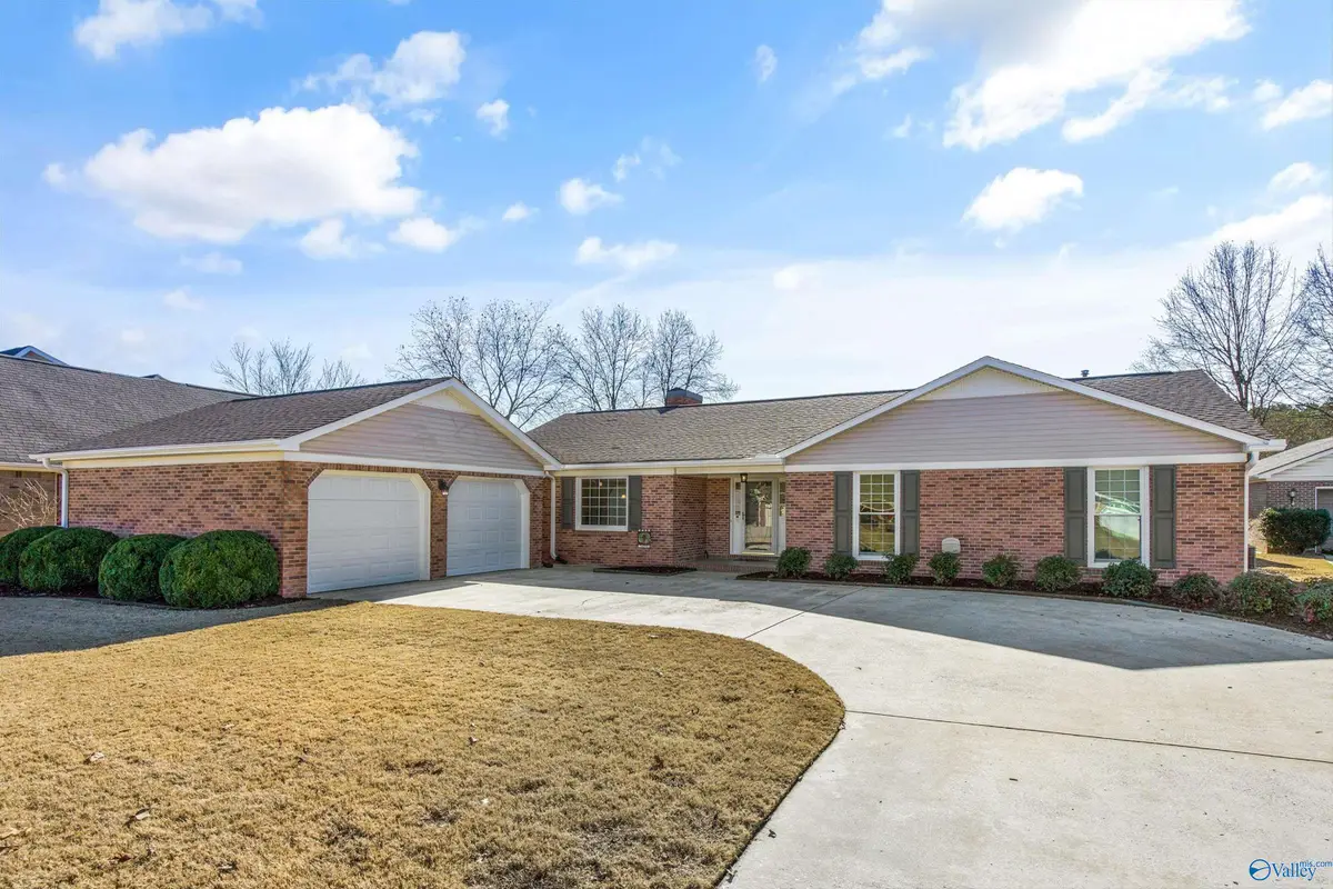 1821 SW Fitzgerald Drive, Decatur, AL 35603 - Image #1