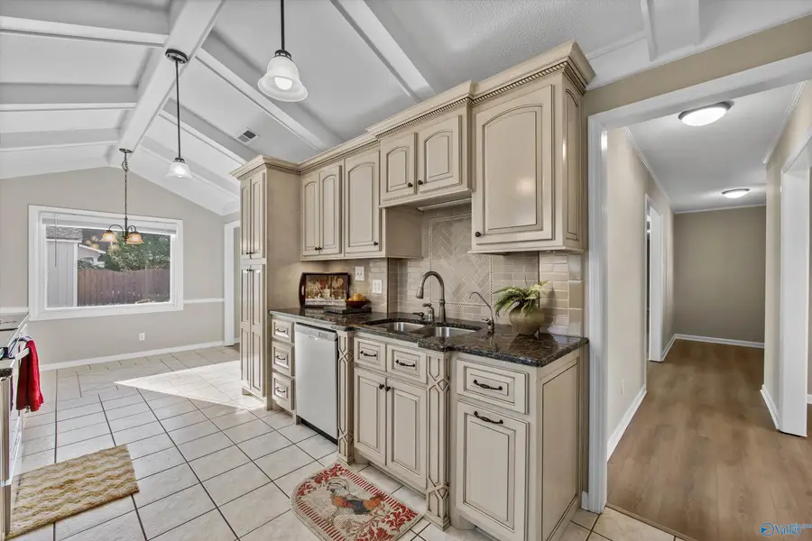 1821 SW Fitzgerald Drive, Decatur, AL 35603 - Image #3