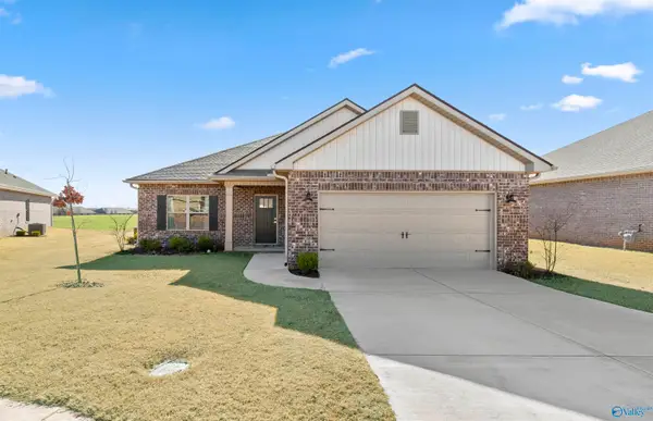 12592 Whitcomb Circle, Athens, AL 35613