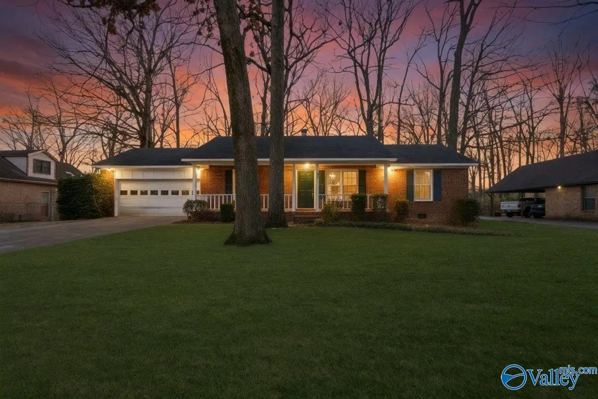 135 Oakcrest Road, Huntsville, AL 35811 - Image #1