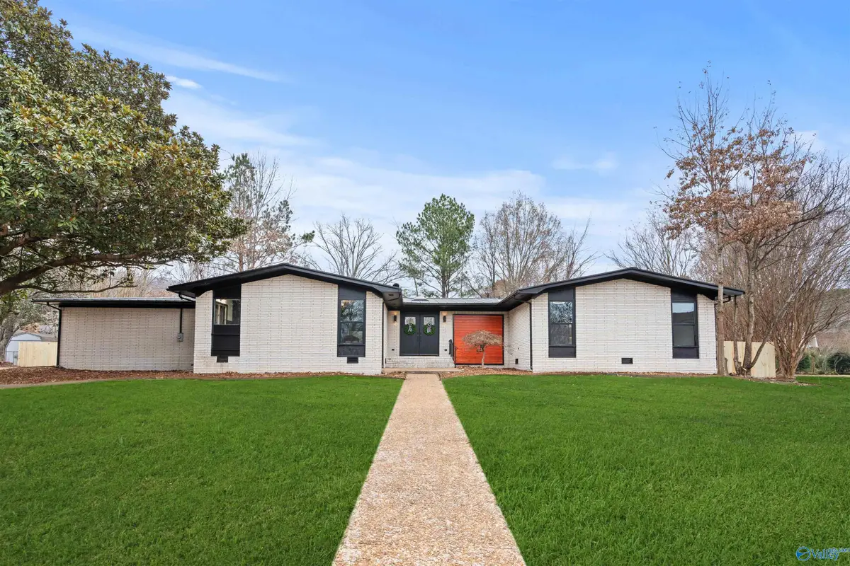 10001 SE Greenview Drive Se, Huntsville, AL 35803 - Image #1