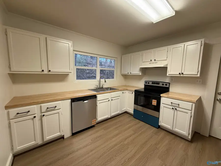 2611 Warrenton Road, Guntersville, AL 35976 - Image #2