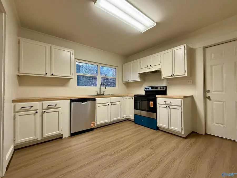 2611 Warrenton Road, Guntersville, AL 35976 - Image #3