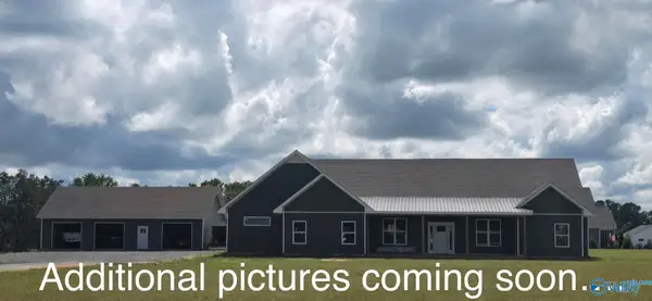 185 Rock City Road, Section, AL 35771