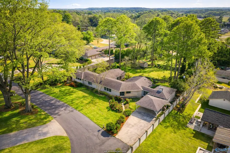 2005 Brookmanor Drive, Decatur, AL 35601 - Image #2