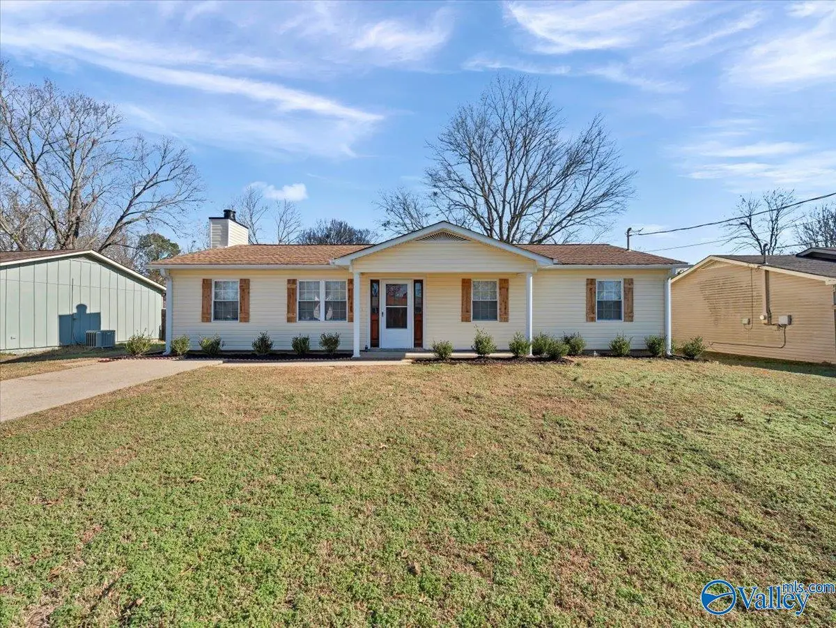 14019 Glenview Drive Sw, Huntsville, AL 35803 - Image #1