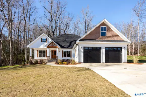 1649 Church Circle, Gadsden, AL 35901