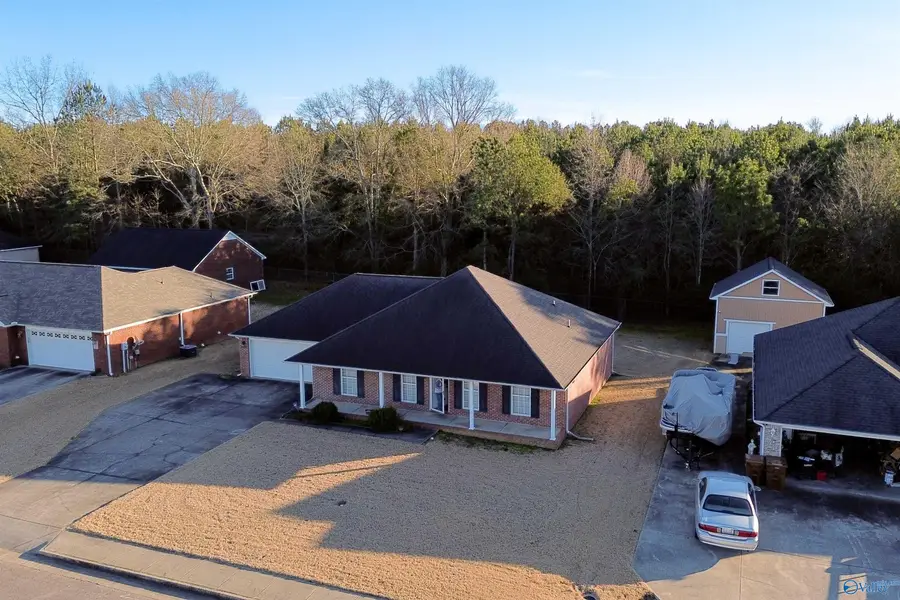 1024 Clint Drive Se, Hartselle, AL 35640 - Image #2