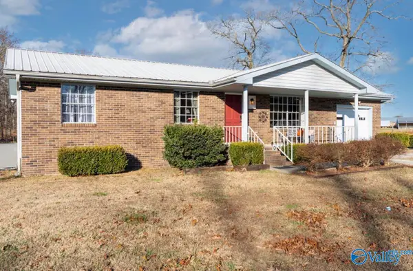 152 County Road 499, Flat Rock, AL 35966