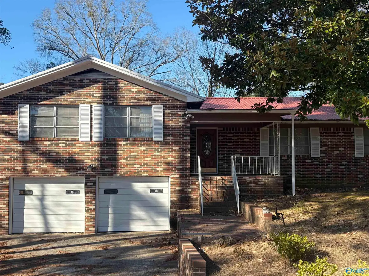 917 E Tomahawk Trail, Gadsden, AL 35903 - Image #1