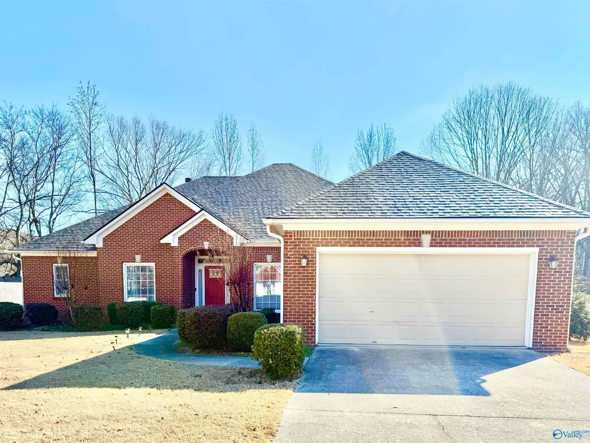 102 Cheval Blvd, Brownsboro, AL 35741 - Image #1