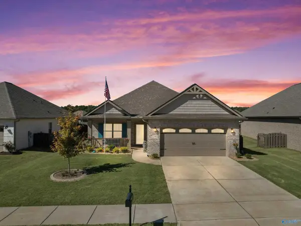 21995 Natures Cove Drive, Athens, AL 35613