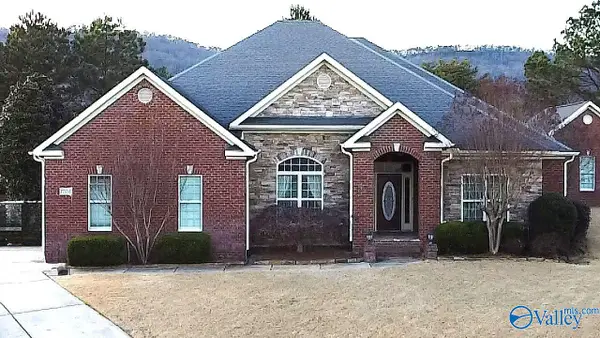7551 Crestridge Drive, Owens Cross Roads, AL 35763