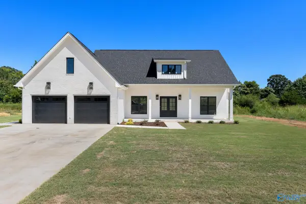 101 Oakview Circle, Killen, AL 35645