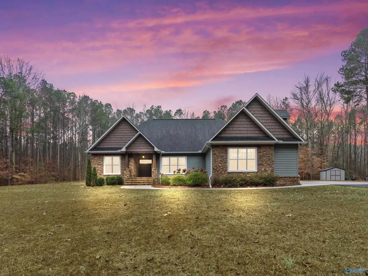 2189 Mount Carmel Drive, Guntersville, AL 35976 - Image #1