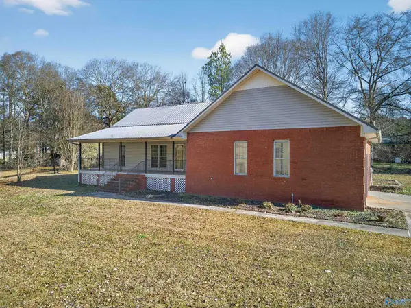 2000 Cedar Bend Road N, Southside, AL 35907