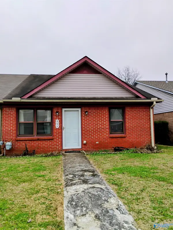 404 Pine Street Nw, Hartselle, AL 35640