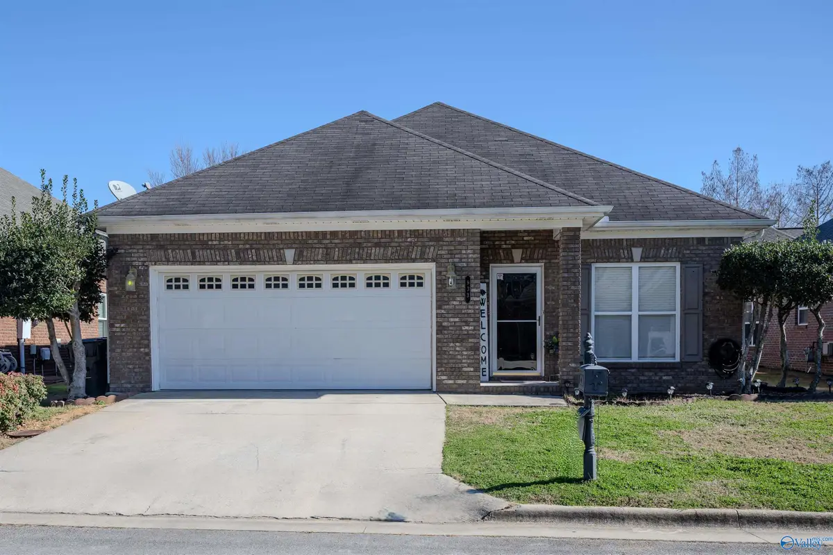 933 Tracey Lane, Decatur, AL 35601 - Image #1