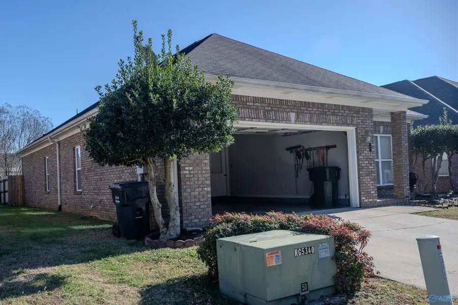 933 Tracey Lane, Decatur, AL 35601 - Image #2