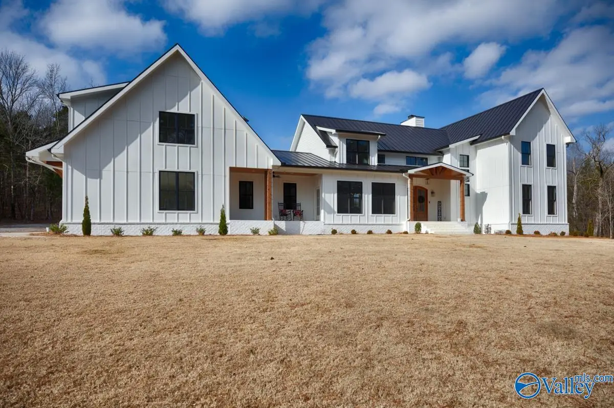 124 Cedar Trace Drive, Hartselle, AL 35640 - Image #1