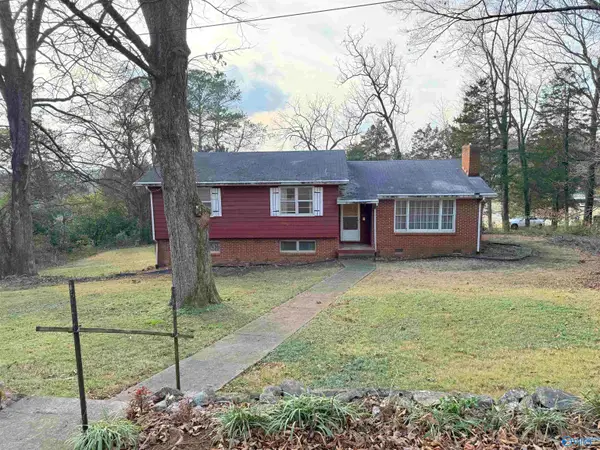 8004 Camille Drive Se, Huntsville, AL 35802