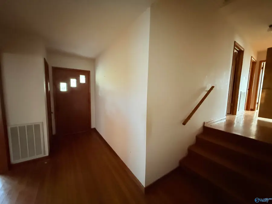 8004 Camille Drive Se, Huntsville, AL 35802 - Image #2