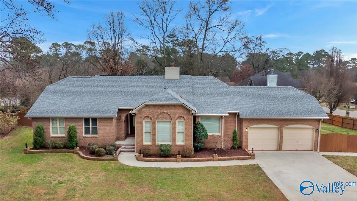 1700 Graywood Court Nw, Huntsville, AL 35806 - Image #1