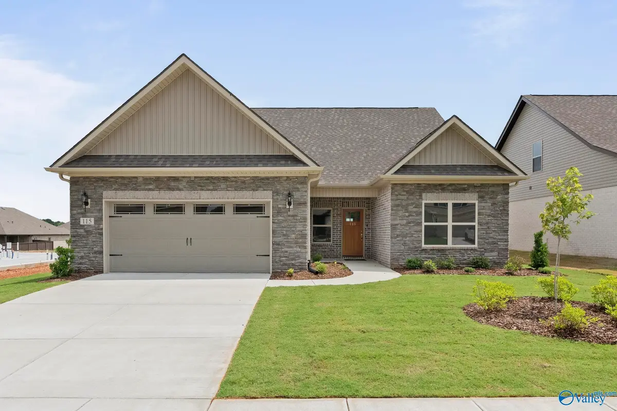 1302 Vermilion Circle, Huntsville, AL 35803 - Image #1