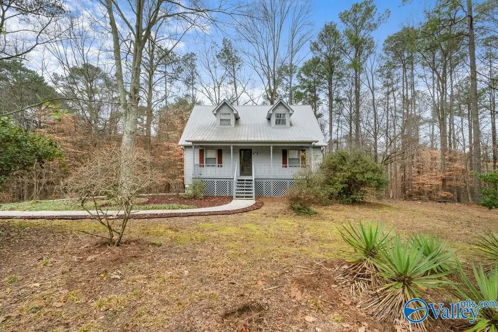 5615 Cherrywood Drive, Guntersville, AL 35976 - Image #1