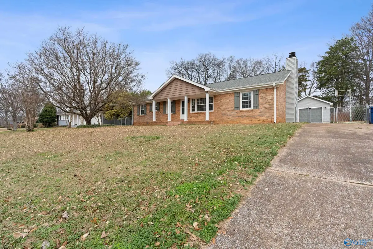 2108 Southpark Blvd Sw, Huntsville, AL 35803 - Image #1