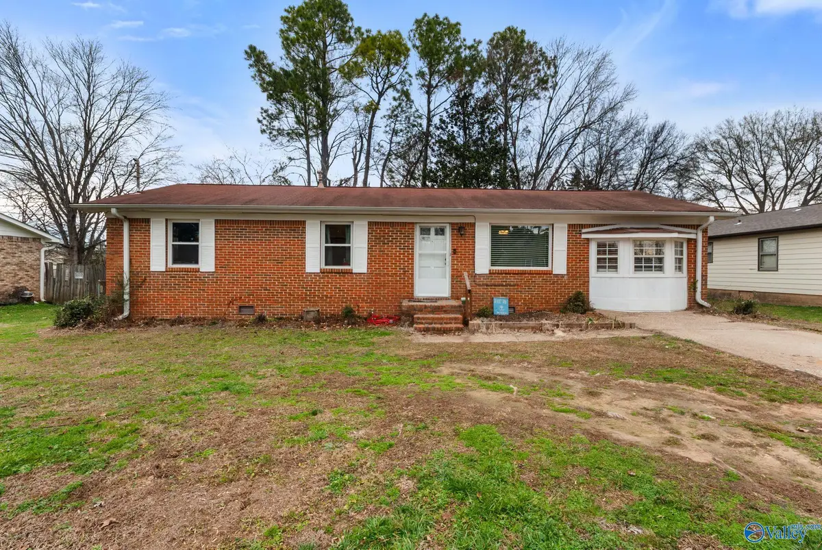 2208 Cecille Drive Sw, Huntsville, AL 35803 - Image #1