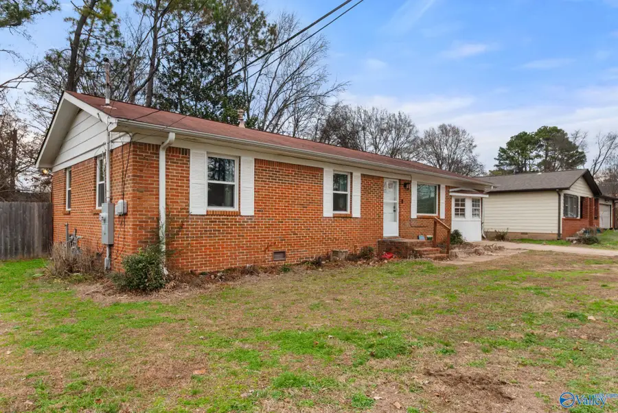 2208 Cecille Drive Sw, Huntsville, AL 35803 - Image #2