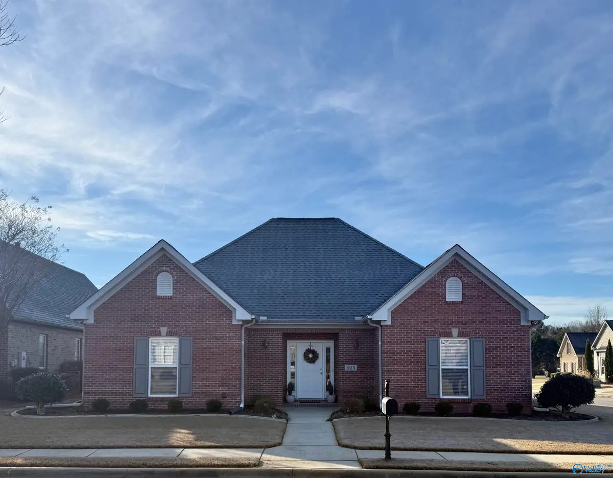 809 Milton Place Sw, Decatur, AL 35603 - Image #1