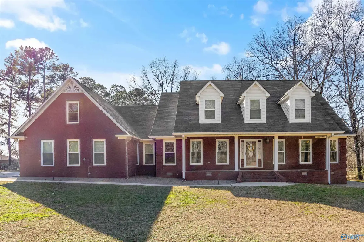 9849 Hawkins Drive Sw, Athens, AL 35611 - Image #1