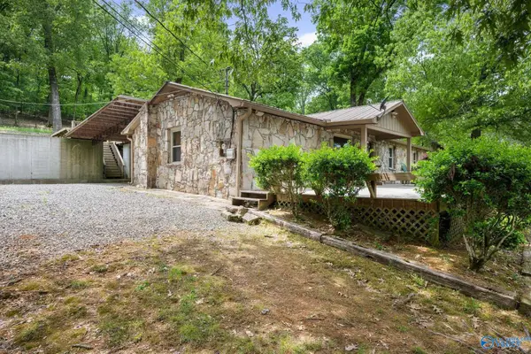1014 Buck Island Road, Guntersville, AL 35976