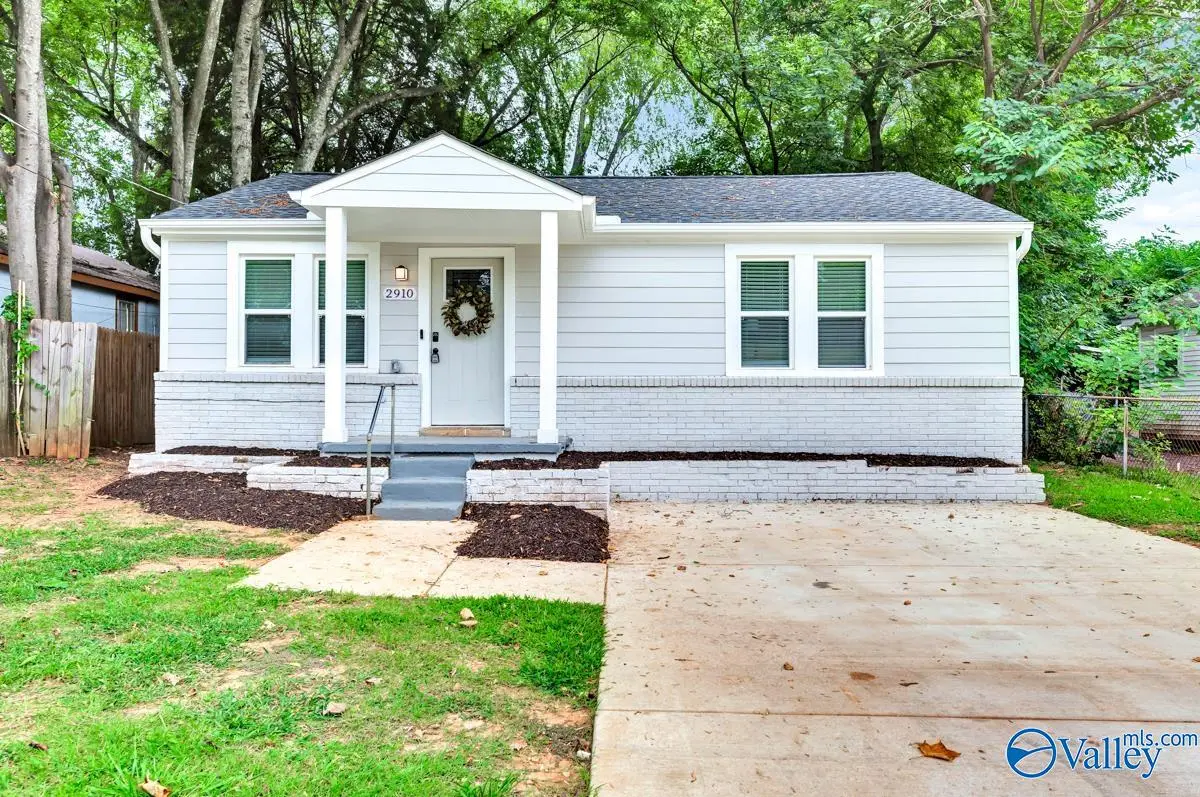 2910 NW Wilson Drive Nw, Huntsville, AL 35816 - Image #1