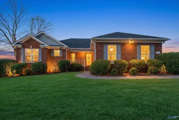 104 Hickory Glen Circle, Huntsville, AL 35811