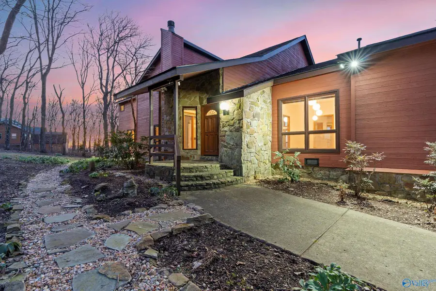 5000 Sunset Bluff Se, Huntsville, AL 35803 - #2