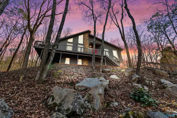 8015 Tea Garden Road Se, Huntsville, AL 35802