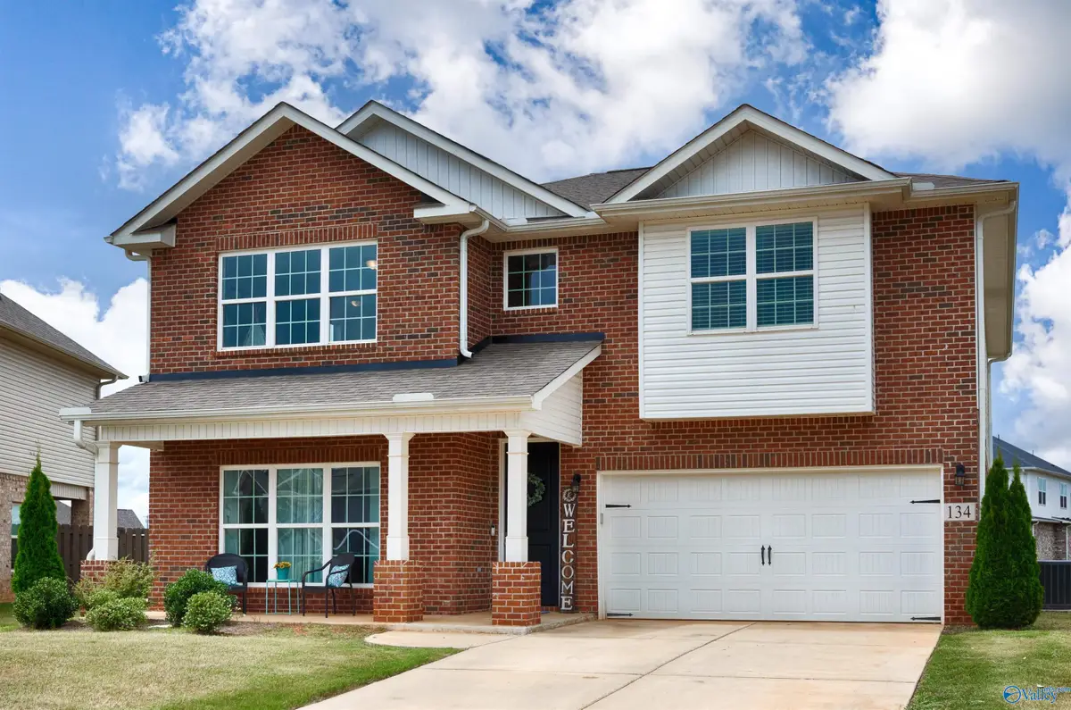 134 Heritage Lakes Boulevard, New Market, AL 35761 - Image #1