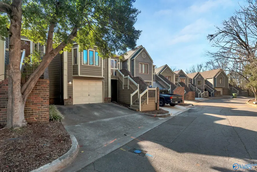 211 Knollridge Circle Se #2, Huntsville, AL 35801 - Image #2