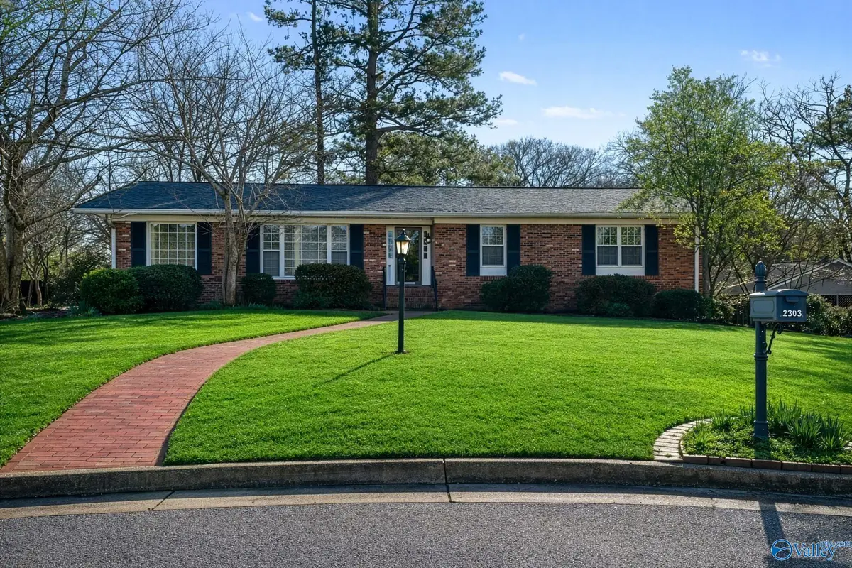 2303 Greenwood Drive Se, Decatur, AL 35601 - Image #1