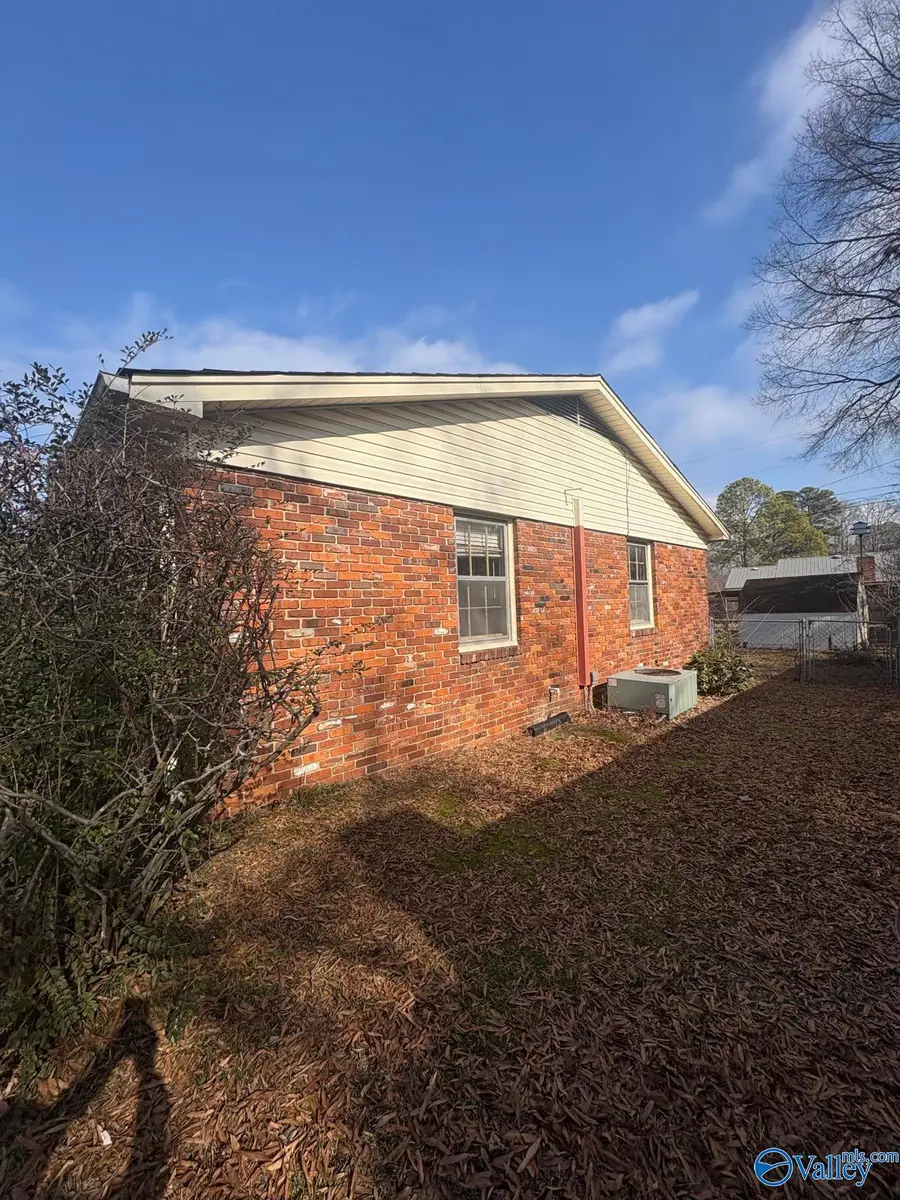 1314 Castleman Avenue Sw, Decatur, AL 35601 - Image #2