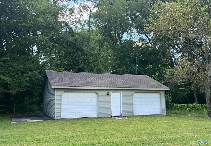 229 Mary Lee Drive, Florence, AL 35634 - #3